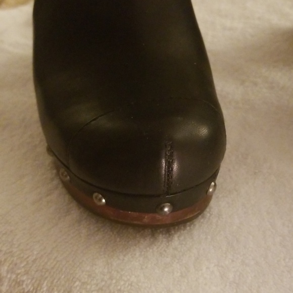 *sold* Ugg Black Clogs - Picture 3 of 8